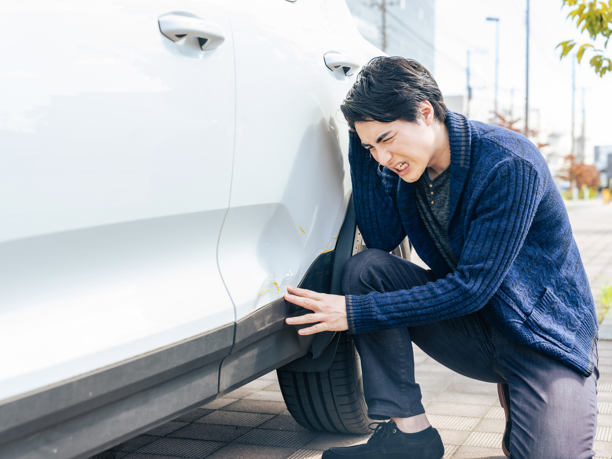 当て逃げ被害の対応マニュアル｜後日気づいた場合・駐車場での被害も解説